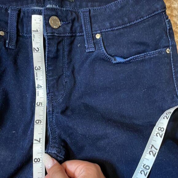 Guess Jeans - Picture 4 of 5